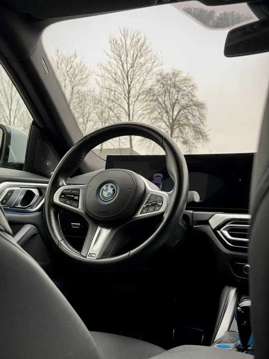 Разборка BMW I4 G26 Бампер б/у автозапчастини