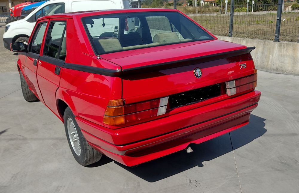Alfa Romeo 75 peças