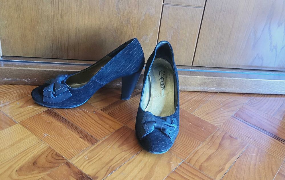 Sapatos Preto Camursa Tam 37