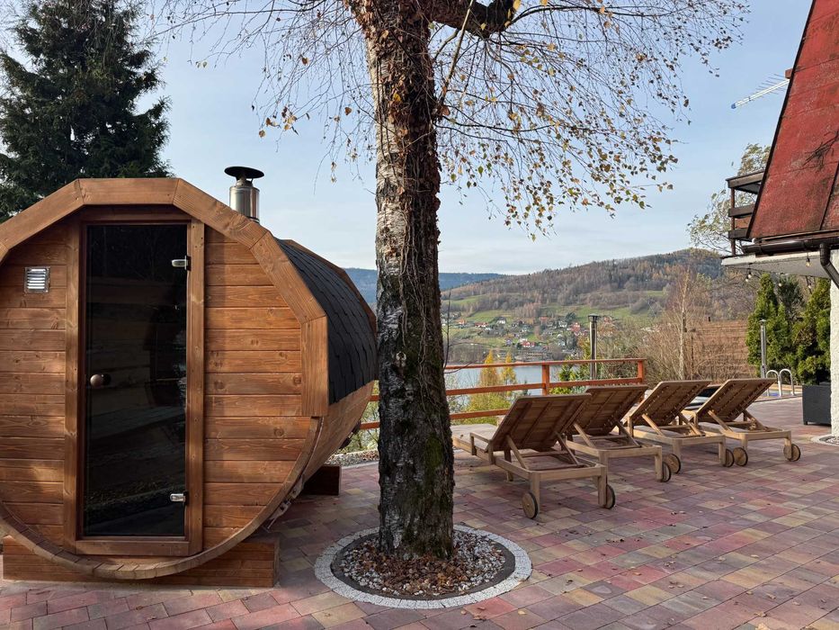 WILLA NAD JEZIOREM – luksusowy dom z basenem dla 13 osób