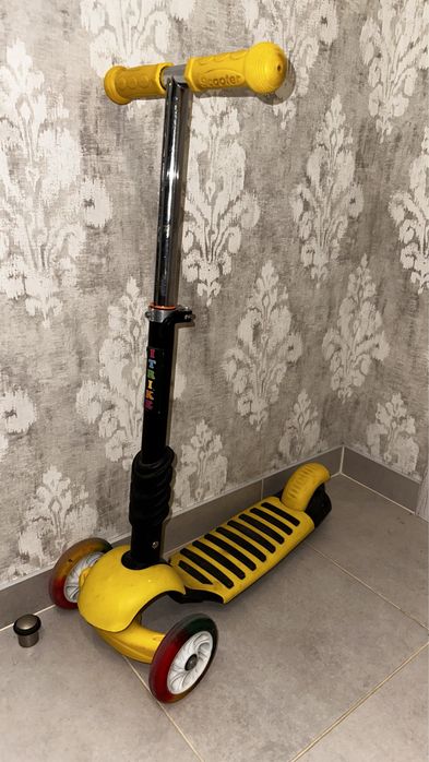 Продам самокат в хорошем состоянии