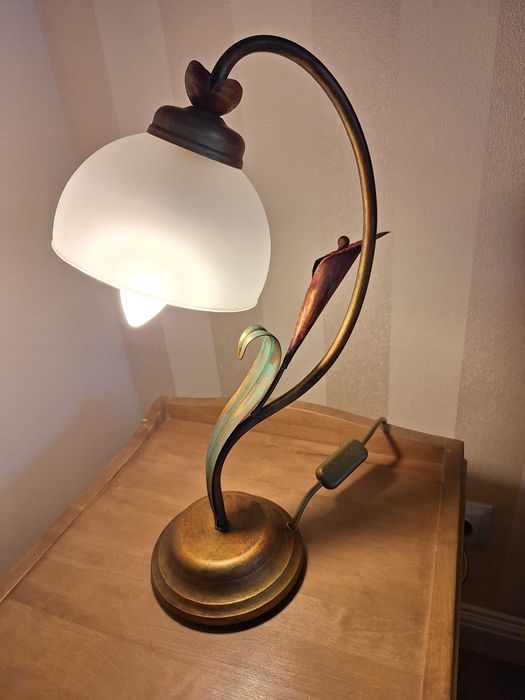 Włoska lampa na stolik nocny