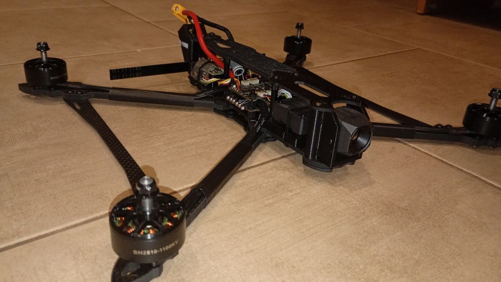 Продам fpv дрон 8"