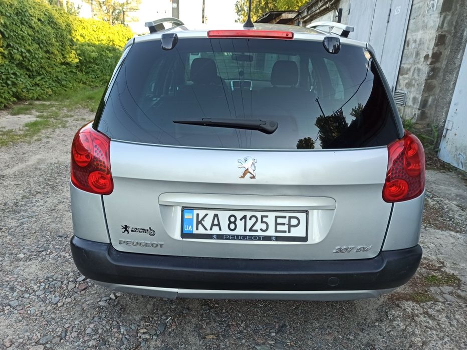 Авто Peugeot Легковые автомобили