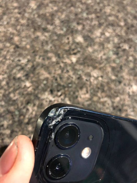 Продам iPhone 12