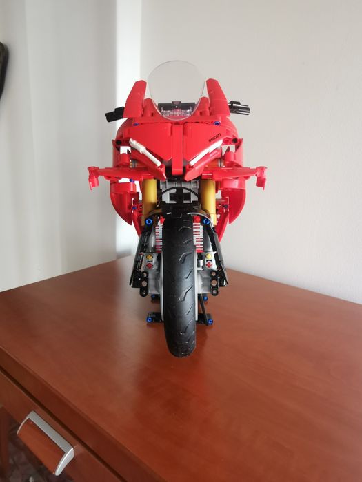 Lego 42202 Ducati Panigale V4 S