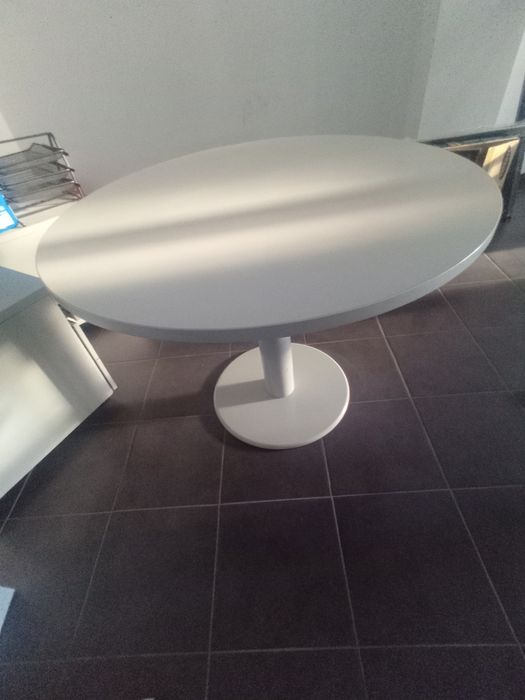 vendo mesa e cadeiras