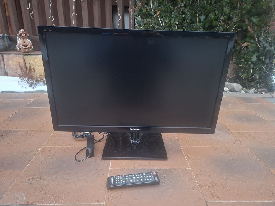 Telewizor SAMSUNG 27CALI stan bdb z hdmi