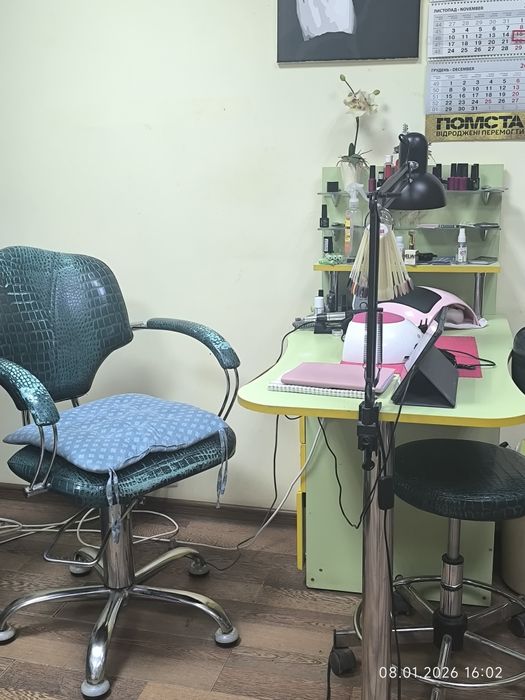 Сдается в аренду комната и место для парикмахера и мастер маникюра.