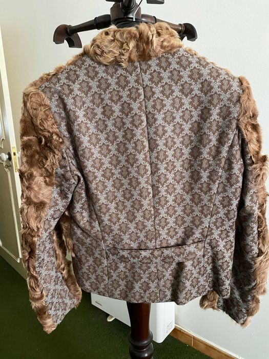 Casaco com pelo castanho