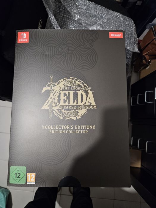 Zelda Tears Of Kingdom Collectors Edition + Poster