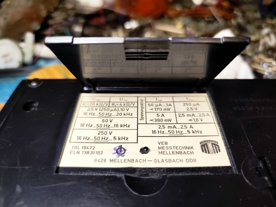 Miernik analogowy UNI21 multimetr (DDR)– lekko uszkodzony mechanicznie