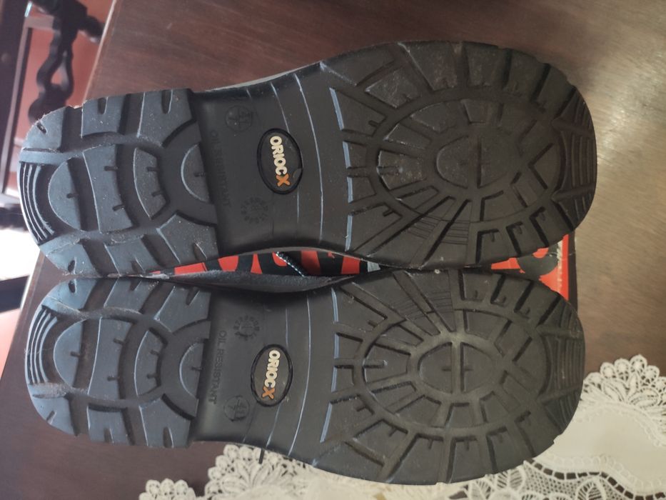 Botas de trabalho novas