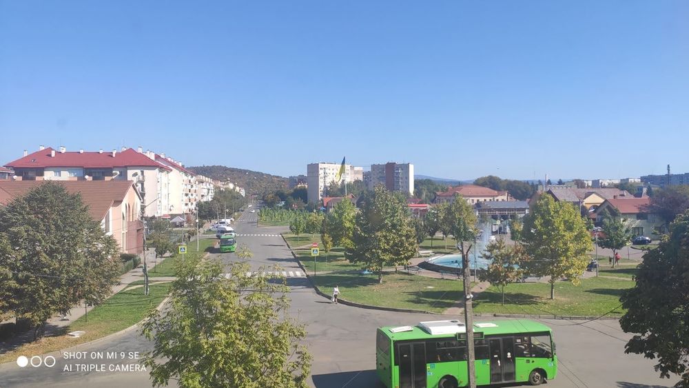 Продається , будівля в центрі міста  2 та 3 поверх