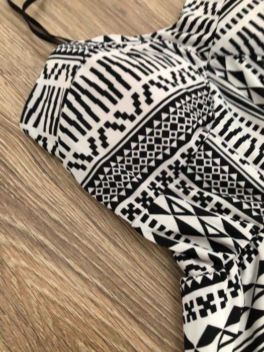 Letnia sukienka rozmiar L, geometryczny wzór, biało-czarna