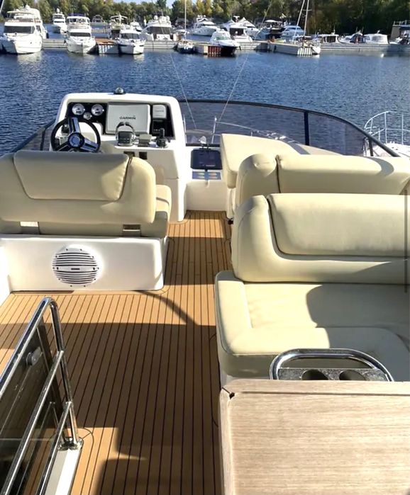 Яхта Bavaria 42 Virtes