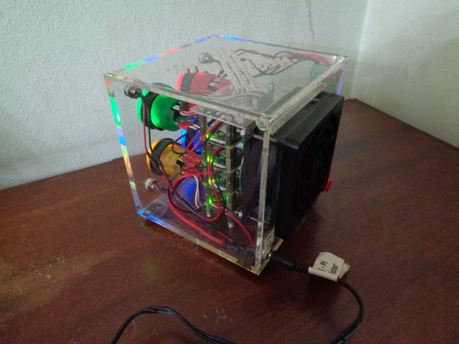 [Usado] Cluster custom-made com 4 placas Raspberry Pi Zero 2W