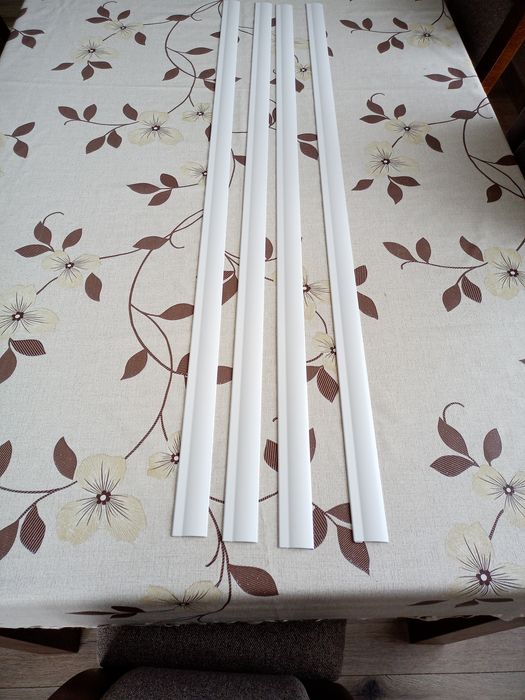Listwa, listwy przyszybowe, aluminiowe do rolet.