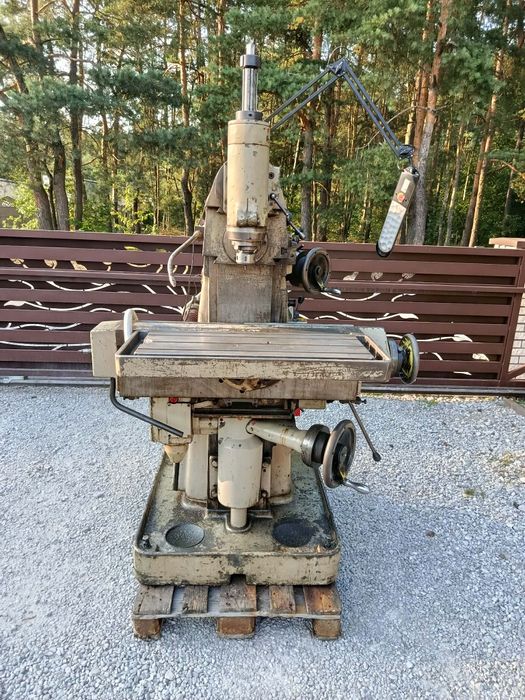 Frezarka narzędziowa do metalu WMW FUW 315X800/1