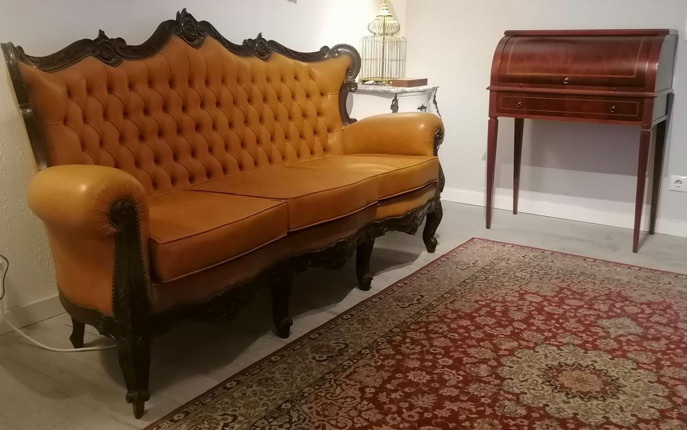 Antigo clássico sofá canapé pele couro, Luís XV. Capitoné Chesterfield