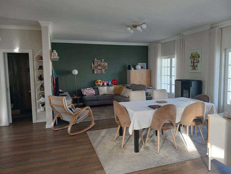 Vende-se Moradia Lourel