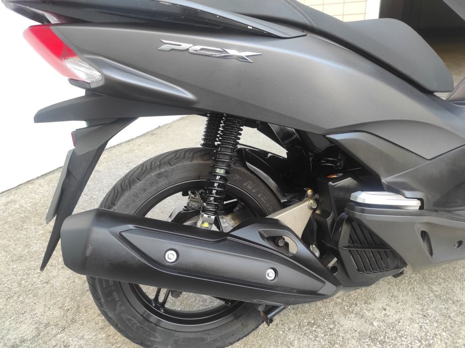 Honda PCX 125 (2017) – Impecável e com Poucos Quilómetros!