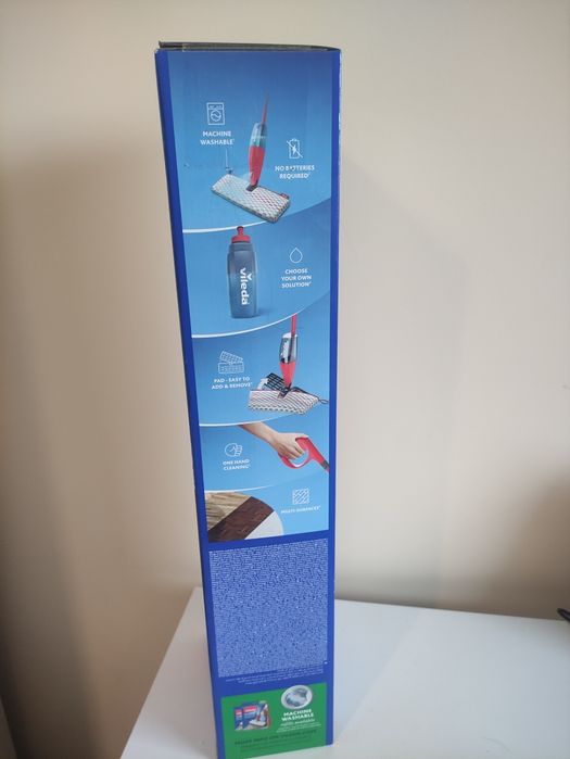 Mop Vileda ze spryskiwaczem.