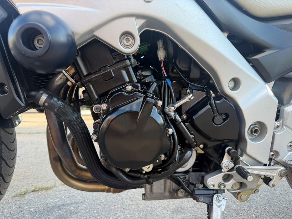 Продам мотоцикл SUZUKI GSR 600 A