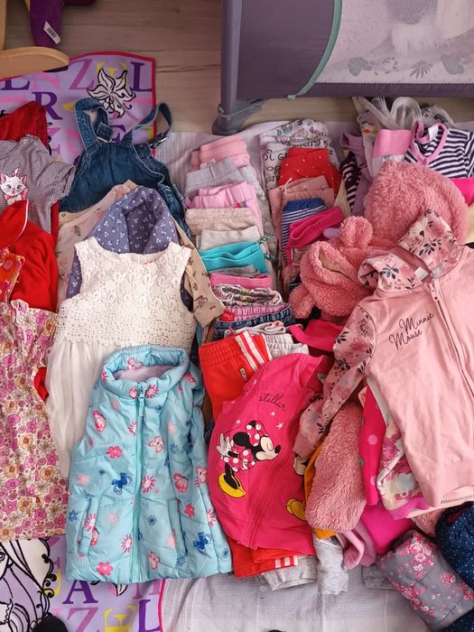 Paka ubrań dla dziewczynki rozmiarze  80