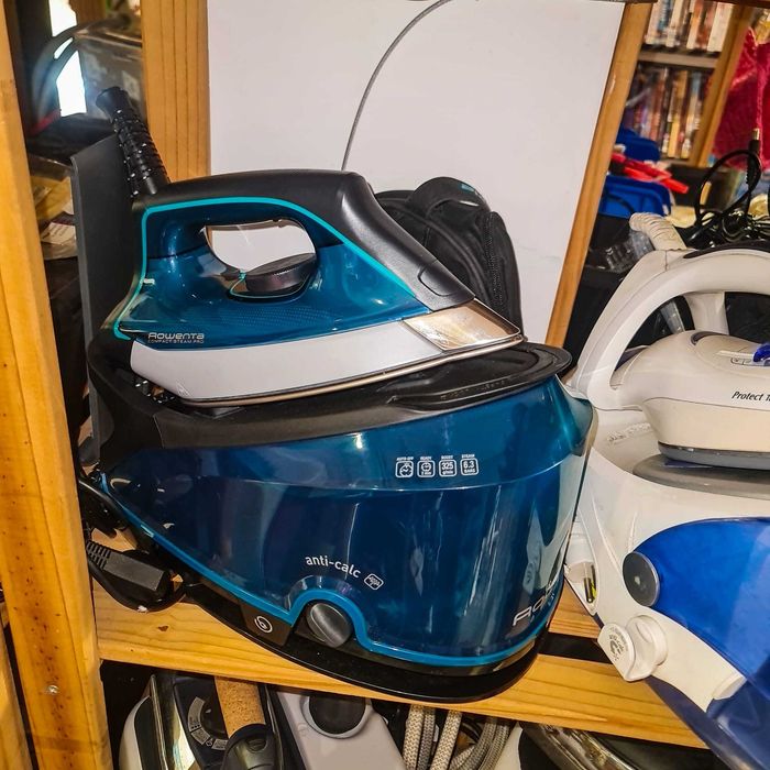 Estação Engomar Rowenta Compact Steam –2200W/Anti-Calc/Base Microsteam