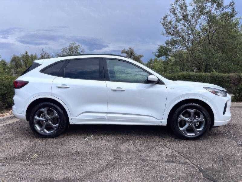 2023 Ford Escape Hybrid ST-Line Select