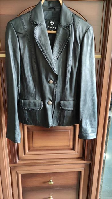 Куртка жіноча з натуральної шкіри .Турція