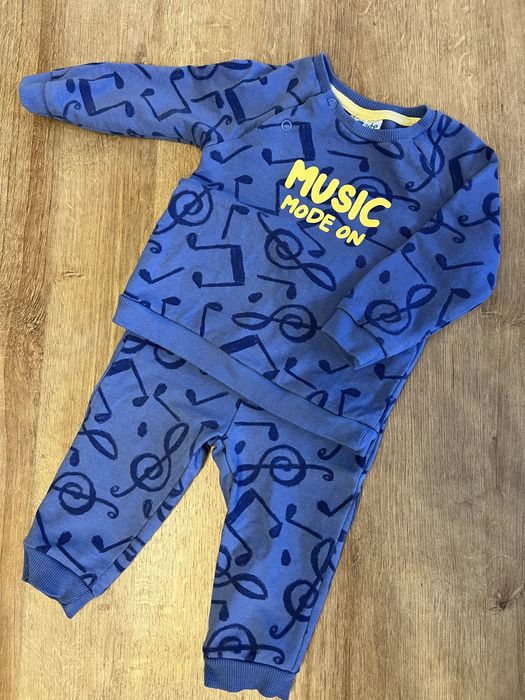 Zestaw dresowy niemowlęcy 74