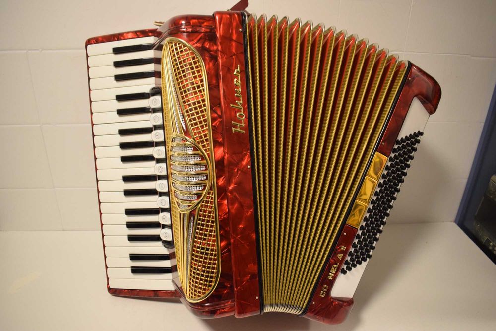 Acordeao hohner Cornelia III 3 voz. N 8