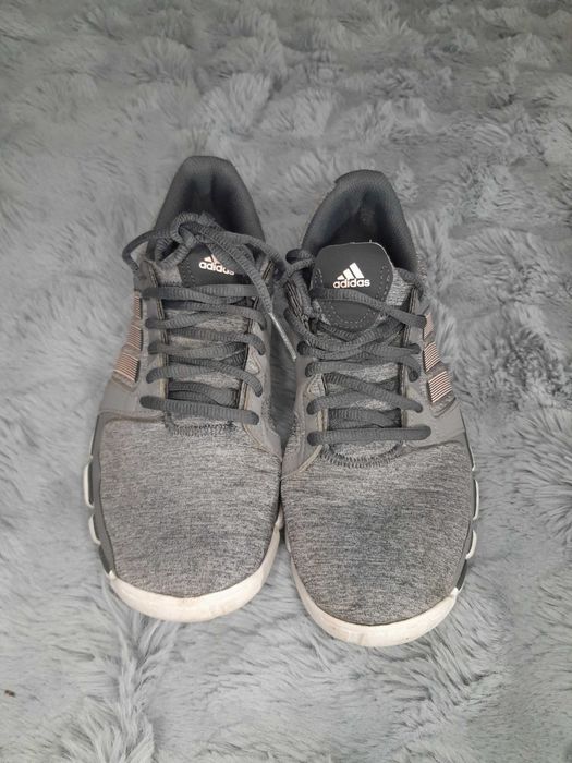 Беговые кроссовки adidas