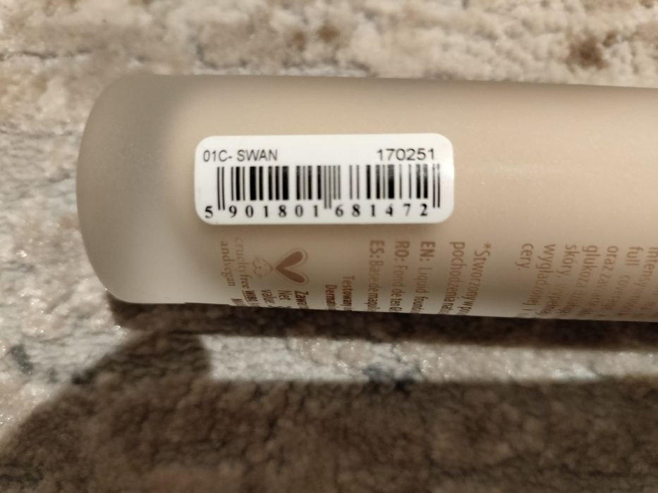 NAM Real Skin Foundation 01C swan