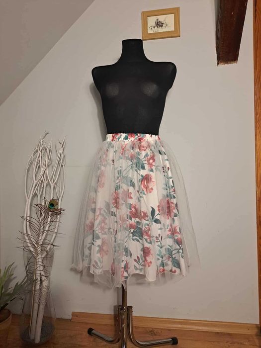 Spódnica tiulowa SHEIN kwiatowa biała różowa M romantyczna midi