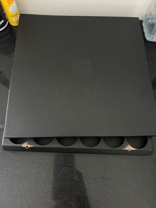 Caixa de cápsulas café nespresso preta