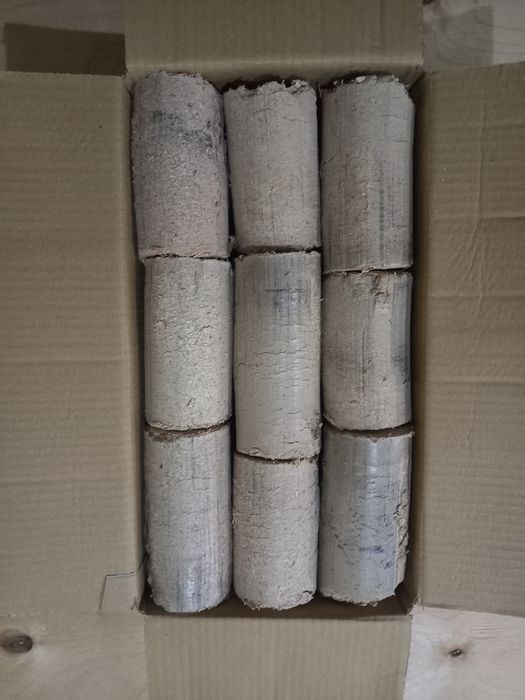 Briquetes caixas de 10kg  3,48€  Guimarães 965.673.033