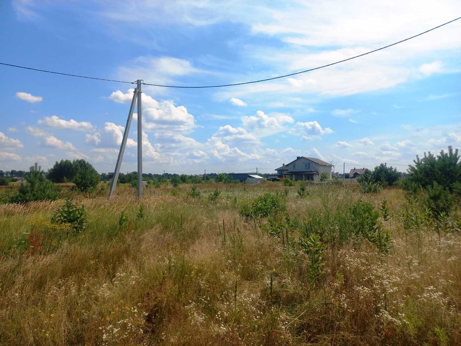 Рожівка, 15 соток на житловій вулиці з комунікаціями