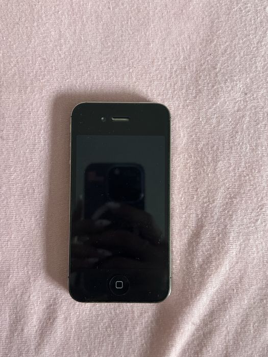 Iphone 4s 16 gb.