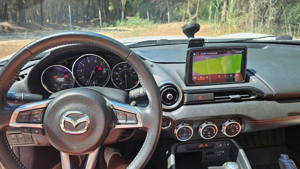 Mazda MX-5 cabrio, 2.0 b, 160KM, manual,  biała Perła metalic