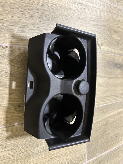 Підстаканник bmw g30