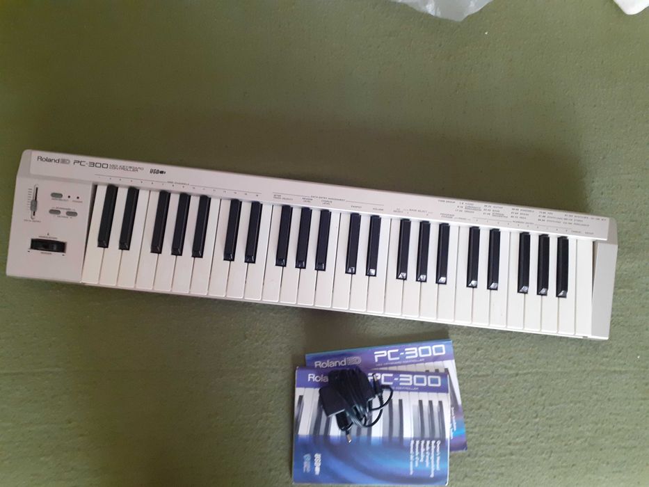 Teclado MIDI Roland ED PC-300