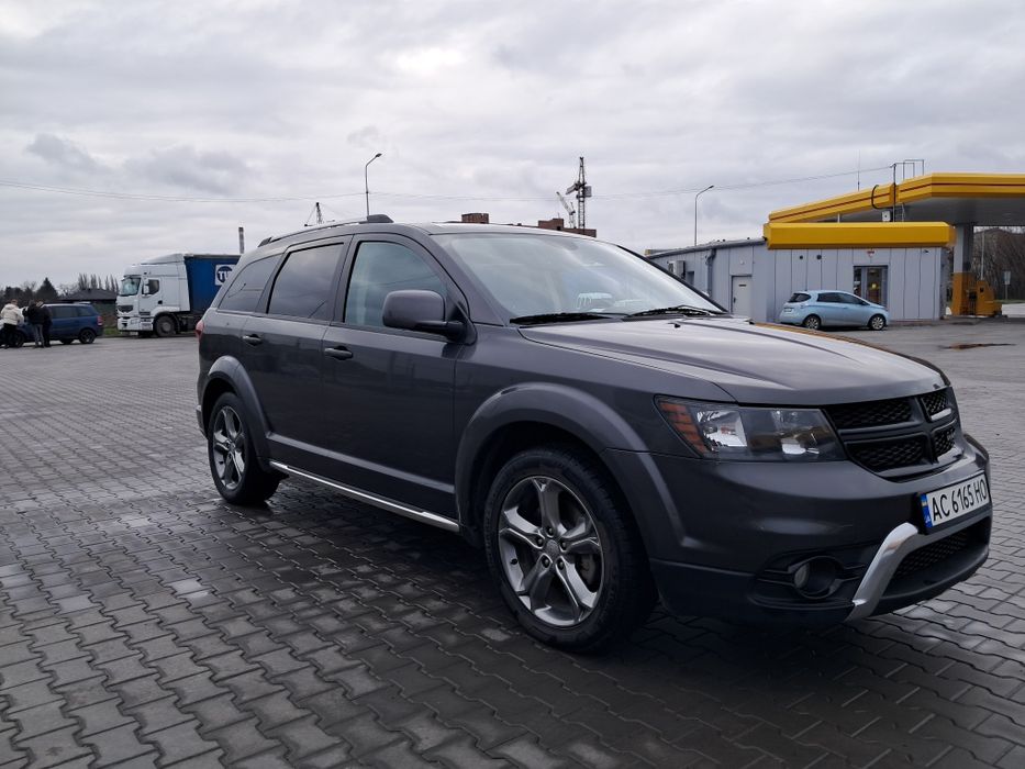 Продам додж джорни кроссроад 2.4  газ бензин  в хорошому стані.