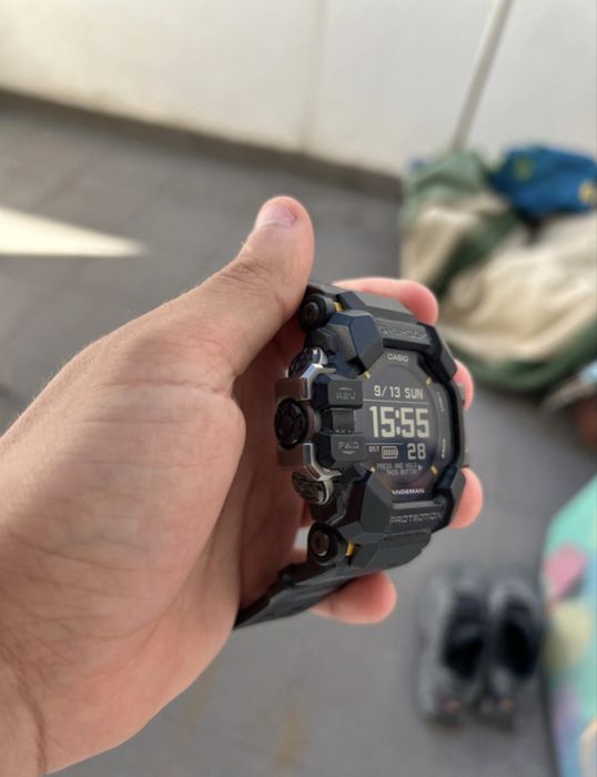 Xbox Series S e um Casio G-Shock Rangeman