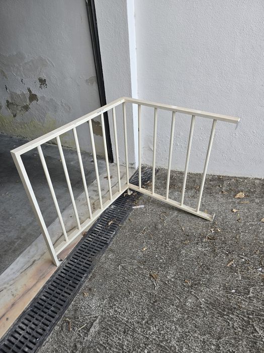 Grade em ferro lacado a branco
