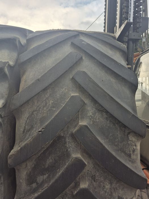 Opony 710/75R42 z Niemiec
