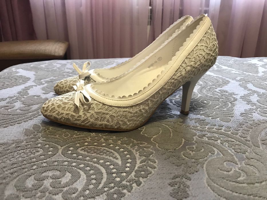 Платье свадебное-выпускное