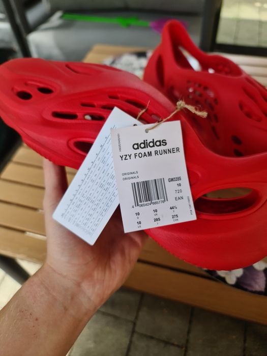 Yeezy foam vermillion